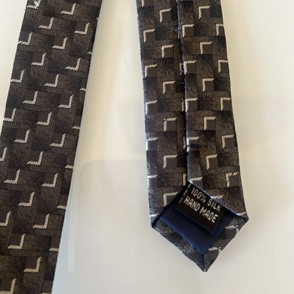 Pierre Cardin Vintage Gray 100% Silk Jacquard Neck Tie